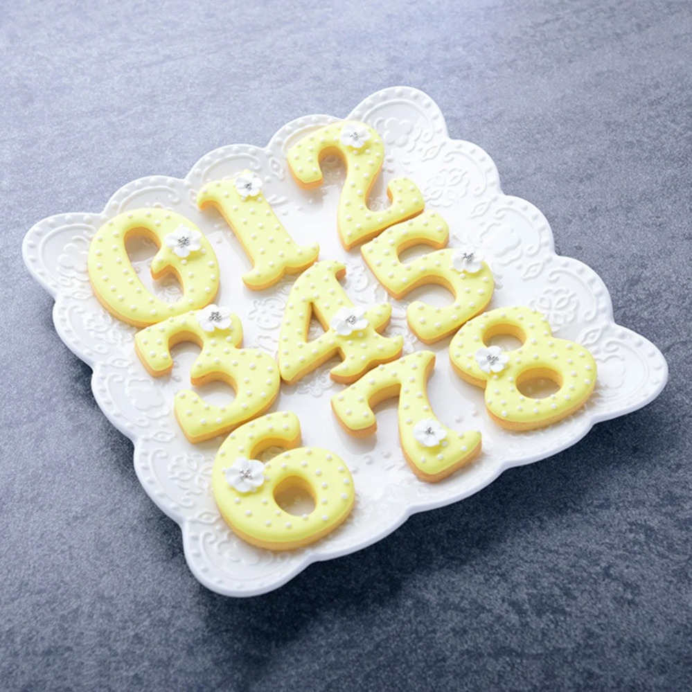 قوالب تقطيع الكوكيز على شكل أر - مراجعة Baking Kitchen Diy وسعره