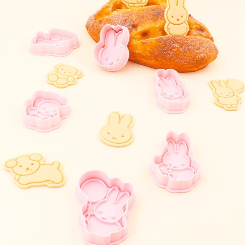 قالب بسكويت كرتوني من سلسلة مي - مراجعة Baking Kitchen Diy وسعره
