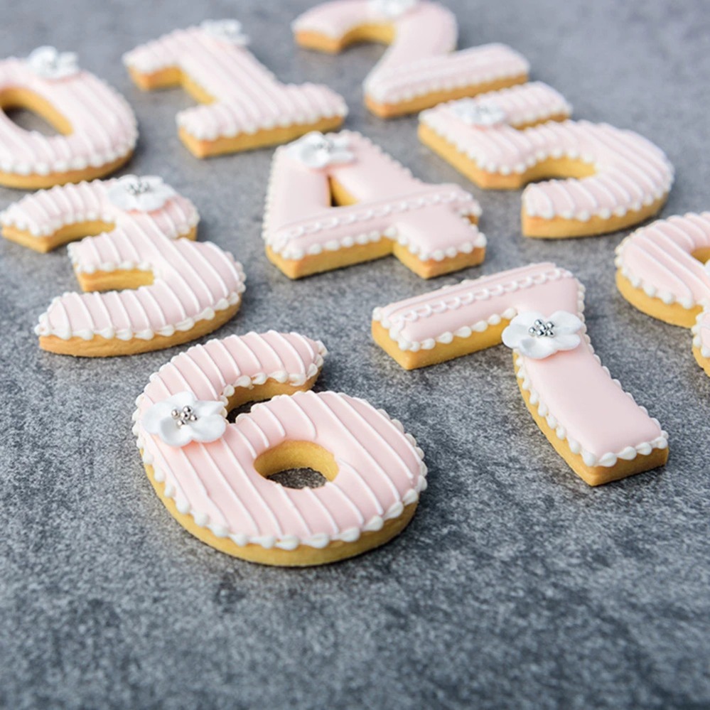 قوالب تقطيع الكوكيز بأرقام كبي - مراجعة Baking Kitchen Diy وسعره